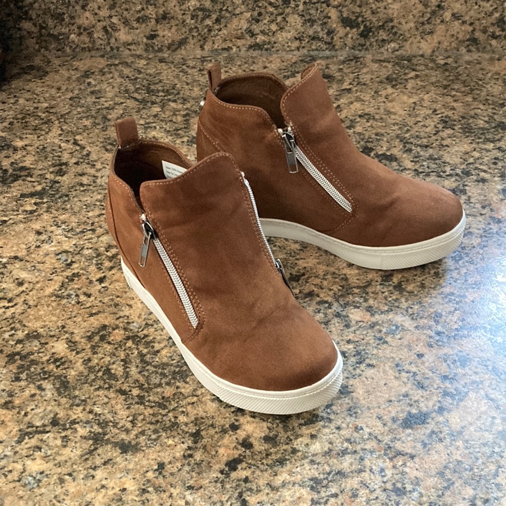 Girls Stylish Brown Ankle Booties with Zipper Detail